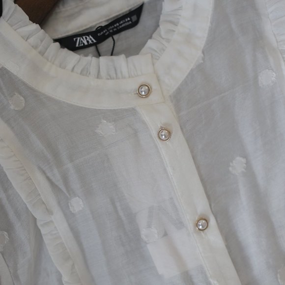 NWT WHITE VINTAGE DOTTED JACQUARD BLOUSE. - Picture 10 of 12